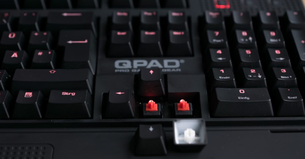 QPAD MK-85 Pro Gaming Keyboard und 8K Pro Gaming Laser Mouse im Test (inkl. Gewinnspiel)