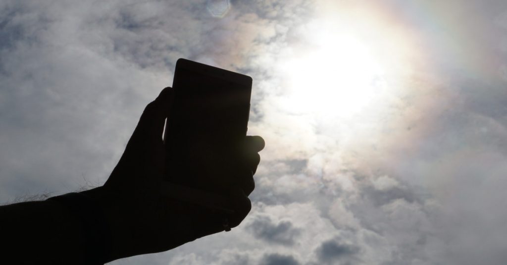 Tipps gegen den sommerlichen Hitzetod von Smartphones