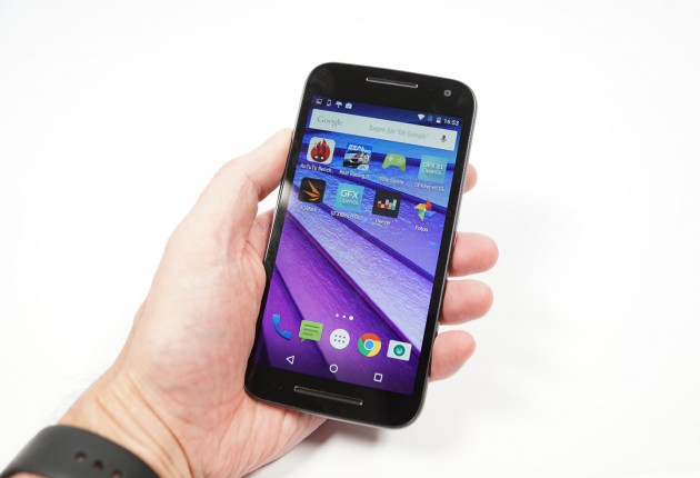 Motorola Moto G3 in Hand