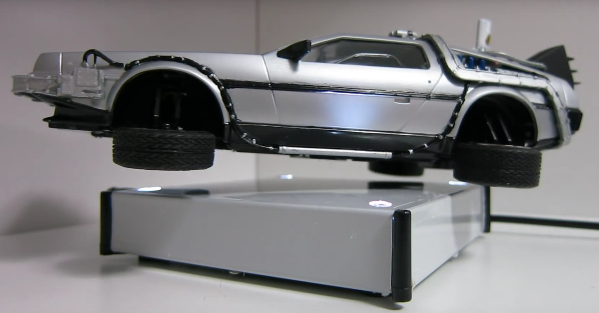 Zurück in die Zukunft: Fliegender DeLorean zum Selberbasteln