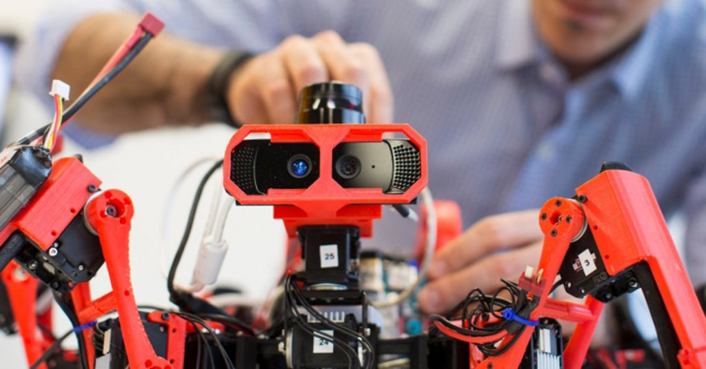 Siemens: Roboterspinnen drucken gemeinsam in 3D