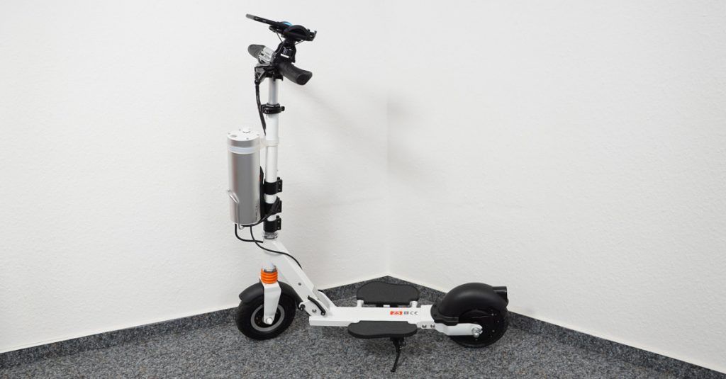 Test AirWheel Elektro-Scooter Z3: Elektro-Roller mit Smartphone-Tacho