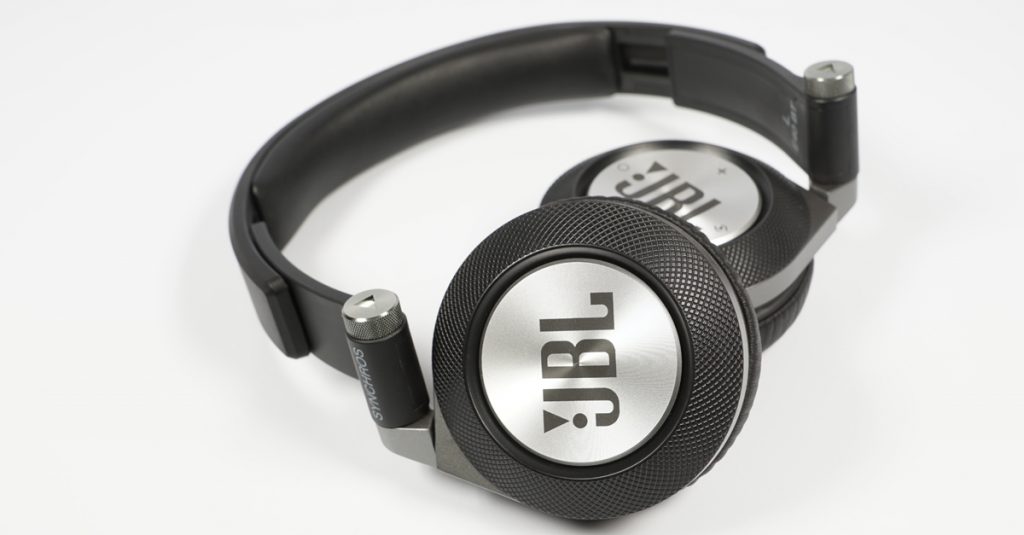 Test JBL Synchros E40BT: On-Ear-Kopfhörer mit Blutooth