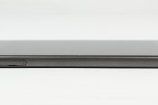 Sony Xperia X von links