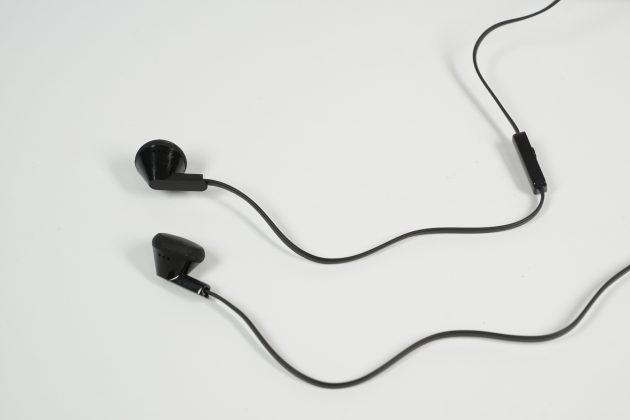 htc-desire-628-headset
