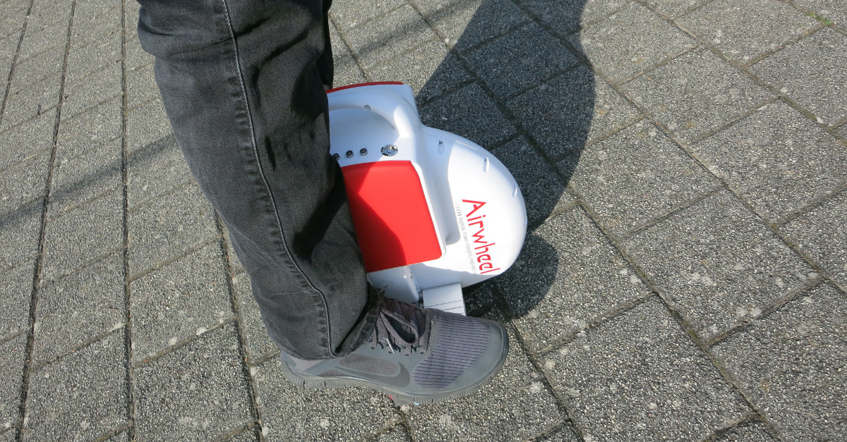 Test Elektro-Einrad AirWheel Marsrover X3: Auf einem Rad kann man nicht stehen