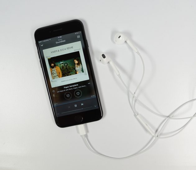 iphone-7-mit-lightning-earpod