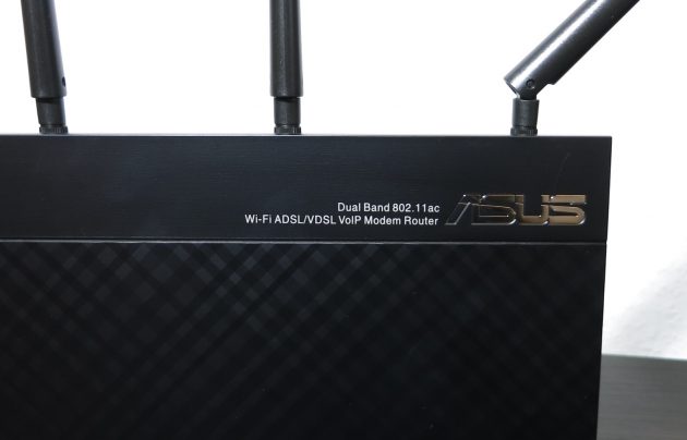 Asus DSL-AC87VG Detail Schrift