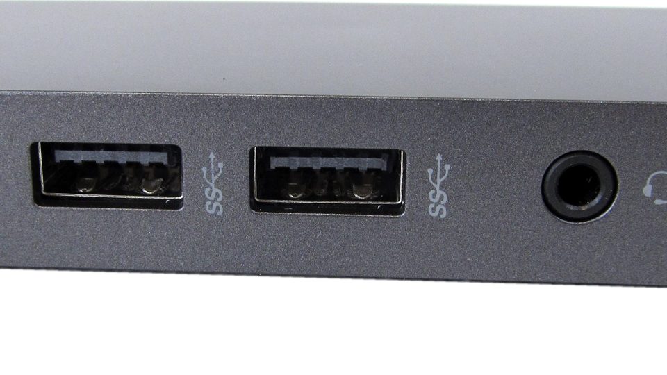Vorderseite: 2 x USB 3.0 (1x mit Ladefunktion), Headsetbuchse