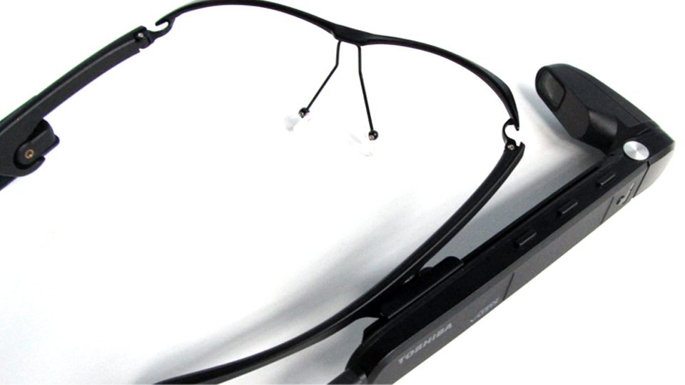 Toshiba-dynaEdge-Brille-7