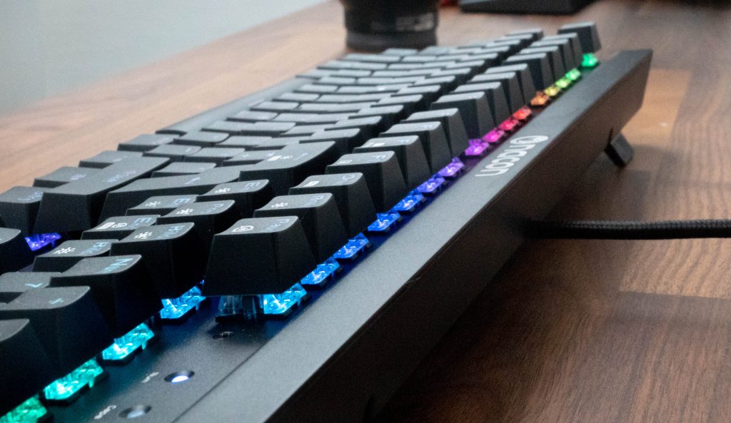 nacon cl-700om mechanische tastatur