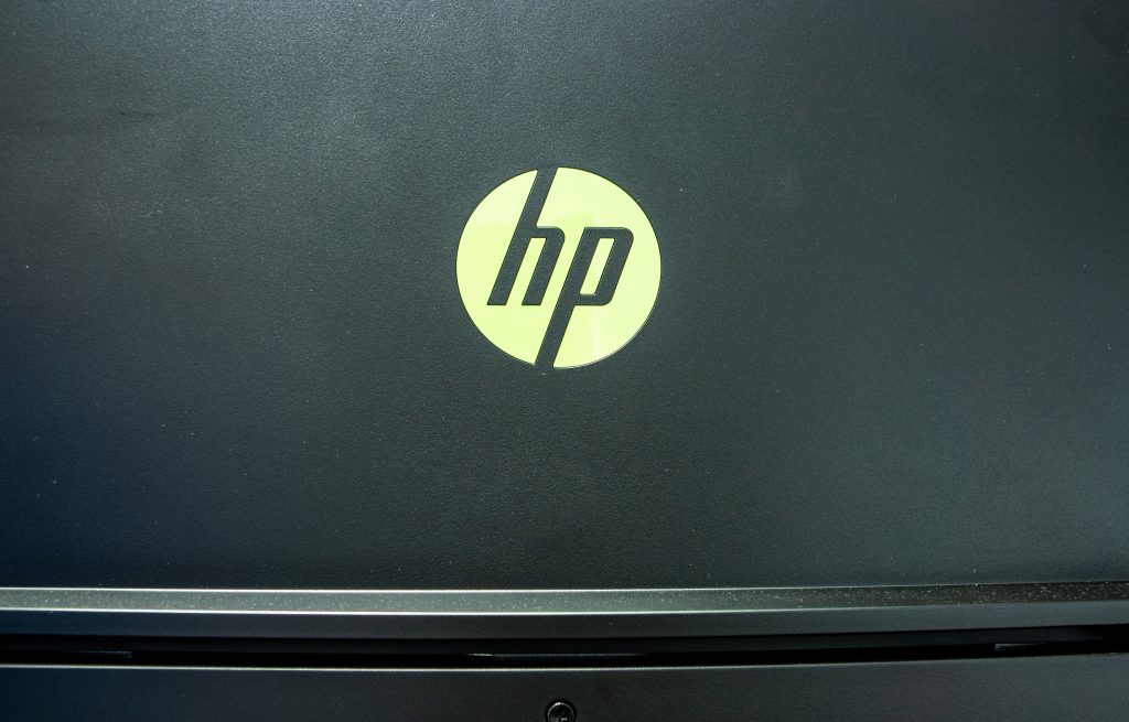 HP Pavilion Gaming 32 HDR HP Logo