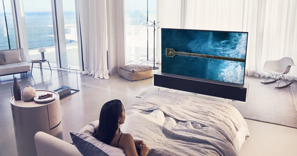 [CES 2019] LG zeigt zusammenrollbaren 65“ OLED-TV