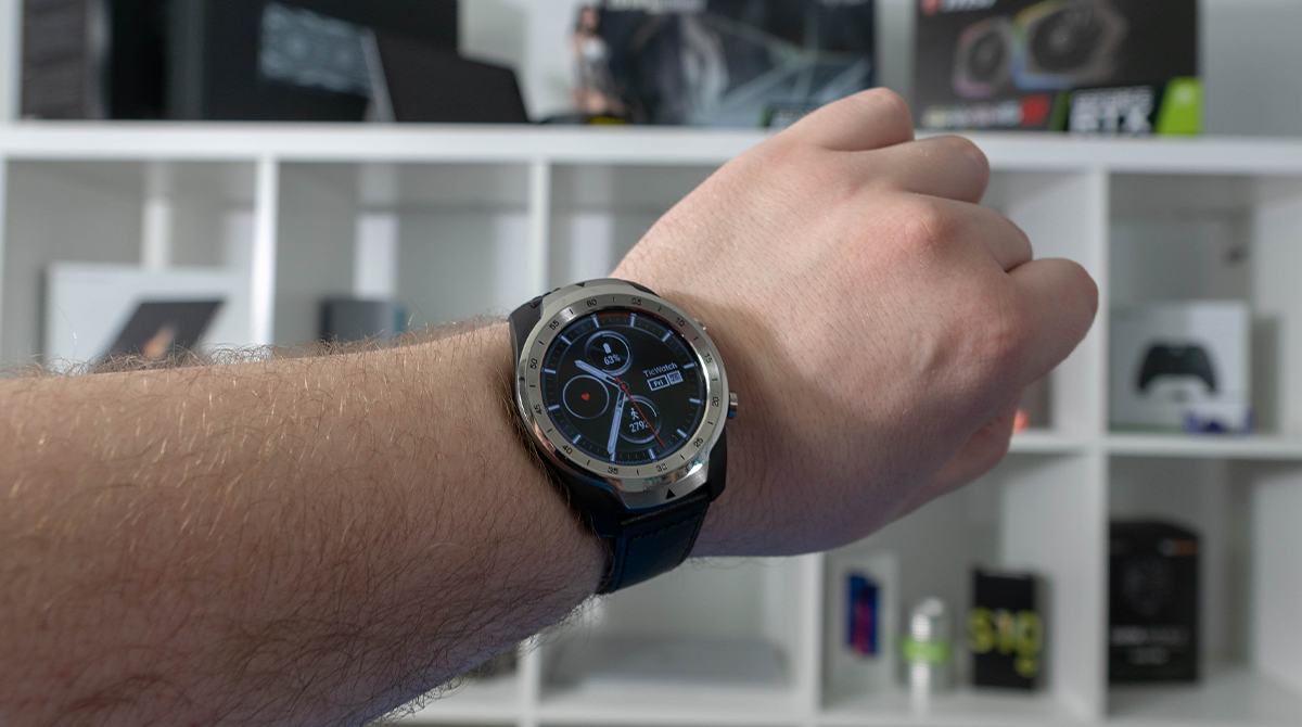 Mobvoi TicWatch Pro im Test: Doppeldisplay für mehr Akkulaufzeit?