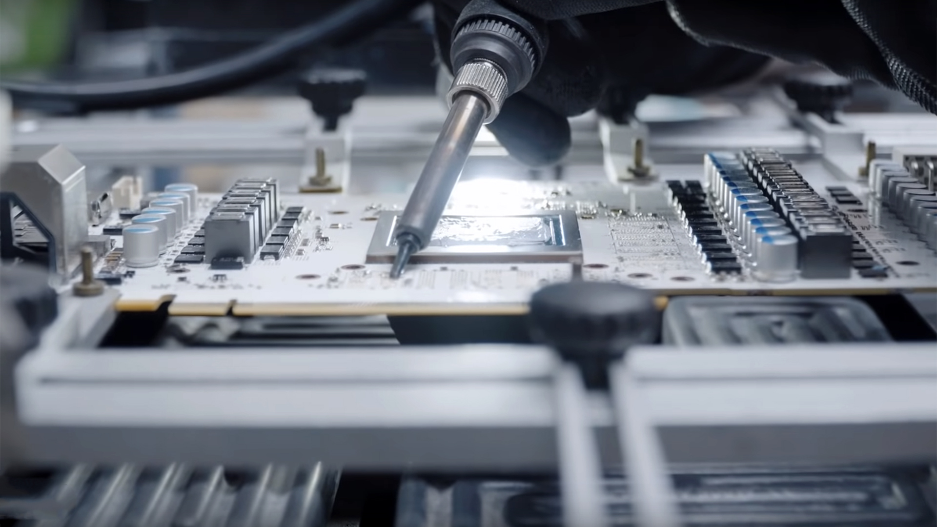 RTX 2080 Ti SUPER: Selbstbau mit Frankenstein-Mod