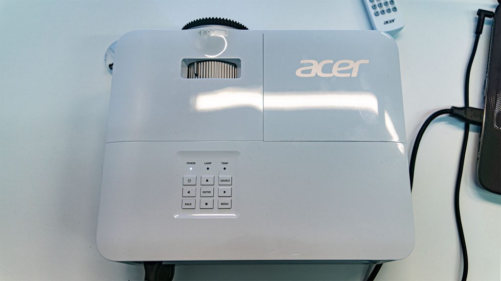 Acer X1623H Oben