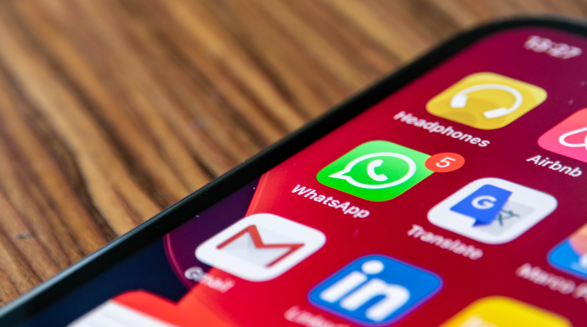 Meta bringt seinen AI-Assistenten bald zu WhatsApp