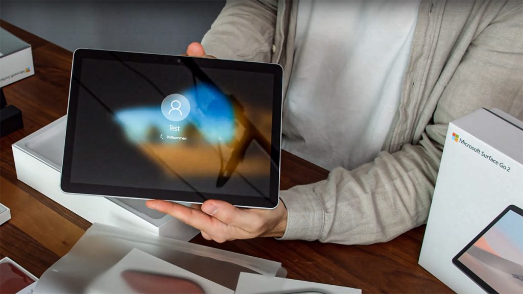 Unboxing-Video: Microsoft Surface Go 2 ausgepackt