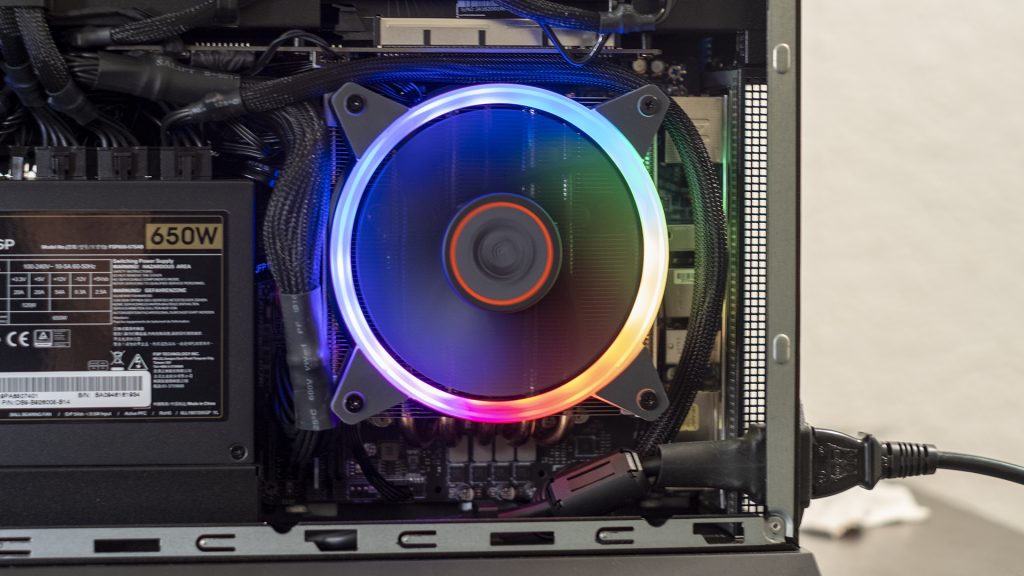 MSI Trident X Plus RGB CPU Fan Close Up Kühler