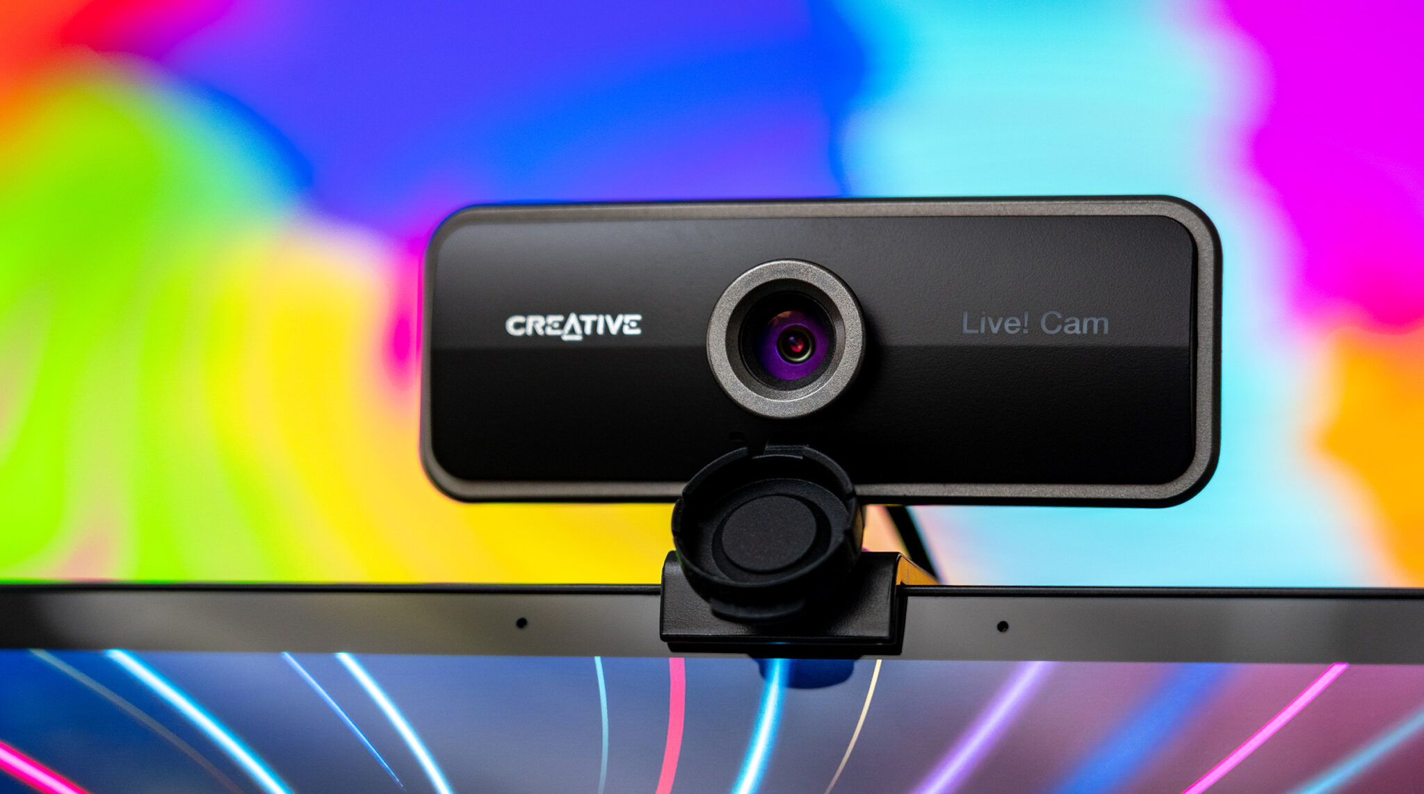 Interne vs. externe Webcam: Wie stark unterscheiden sich Sprach- und Videoqualität?