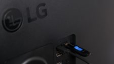 LG 32UN880-B Ergo Ultrafine Monitor Test Review USB-C USB-Hub