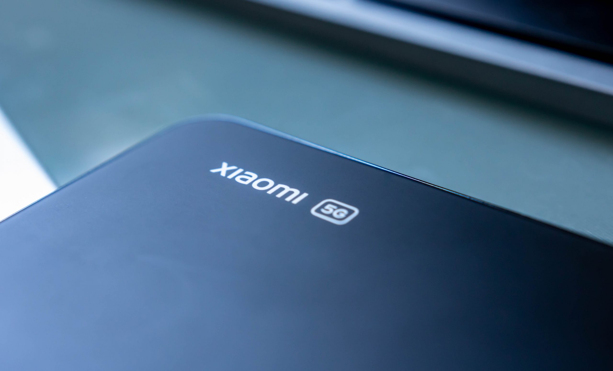 Xiaomi Mi 11 Lite 5G Review - Logo