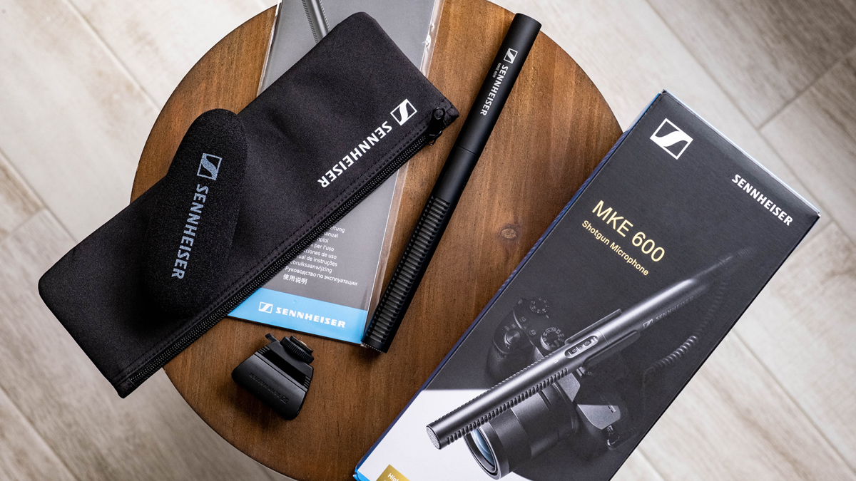 Sennheiser MKE 600 Review Whats in the box