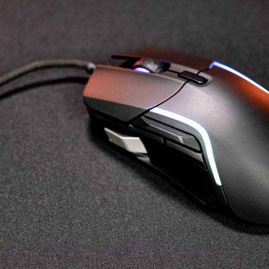 SteelSeries-Rival-5-Gaming-Maus-Test-2