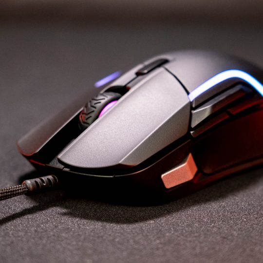 SteelSeries-Rival-5-Gaming-Maus-Test-4