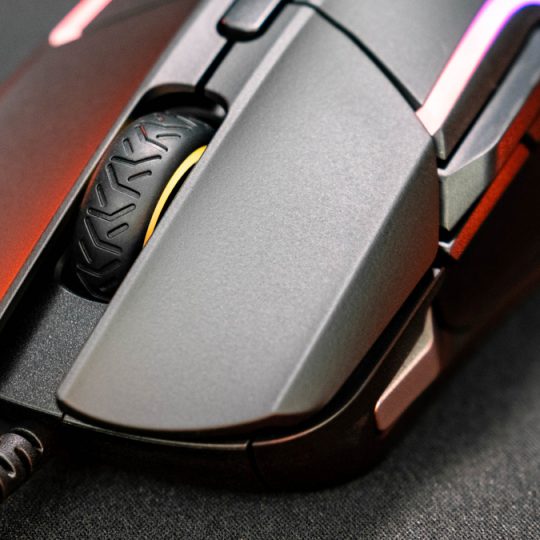SteelSeries-Rival-5-Gaming-Maus-Test-5