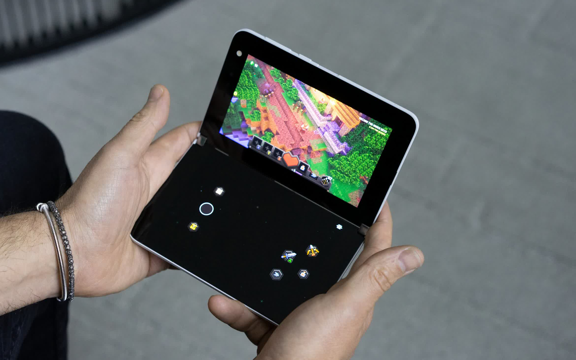 Microsoft verwandelt das Surface Duo in eine mobile Xbox