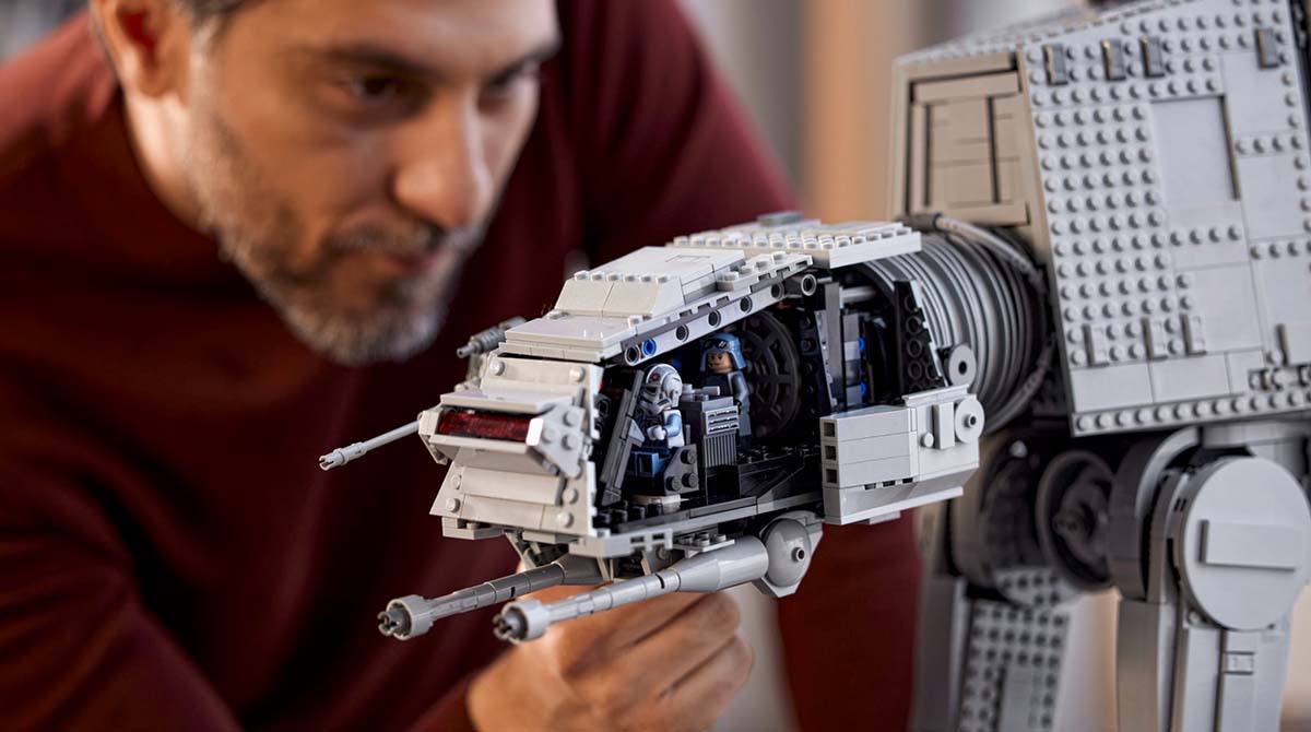 Star Wars: Legos neuer AT-AT hat Platz für 40 Lego-Sturmtruppen
