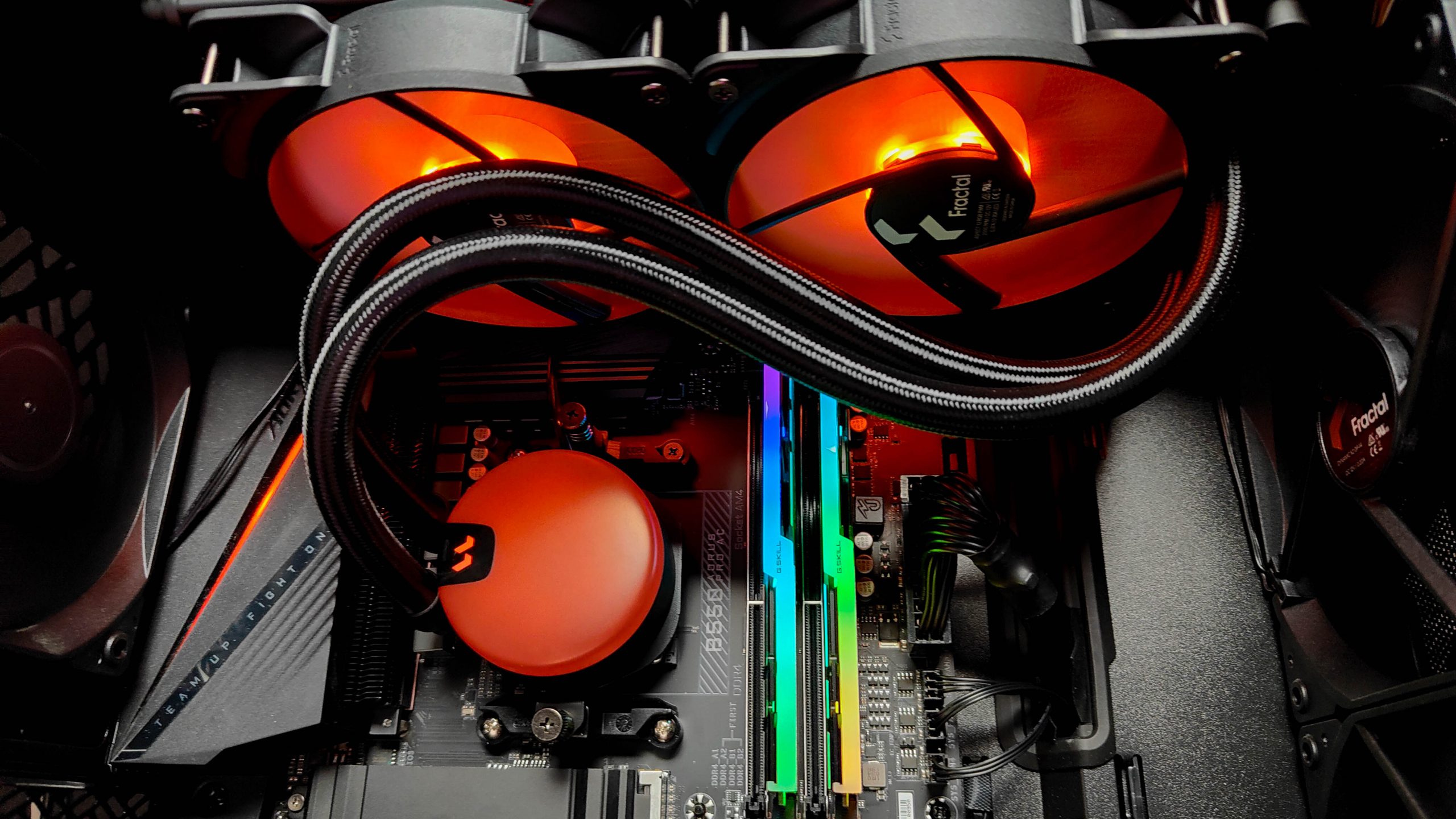 Fractal Lumen S24 RGB im Test - Stark, aber nicht immer leise