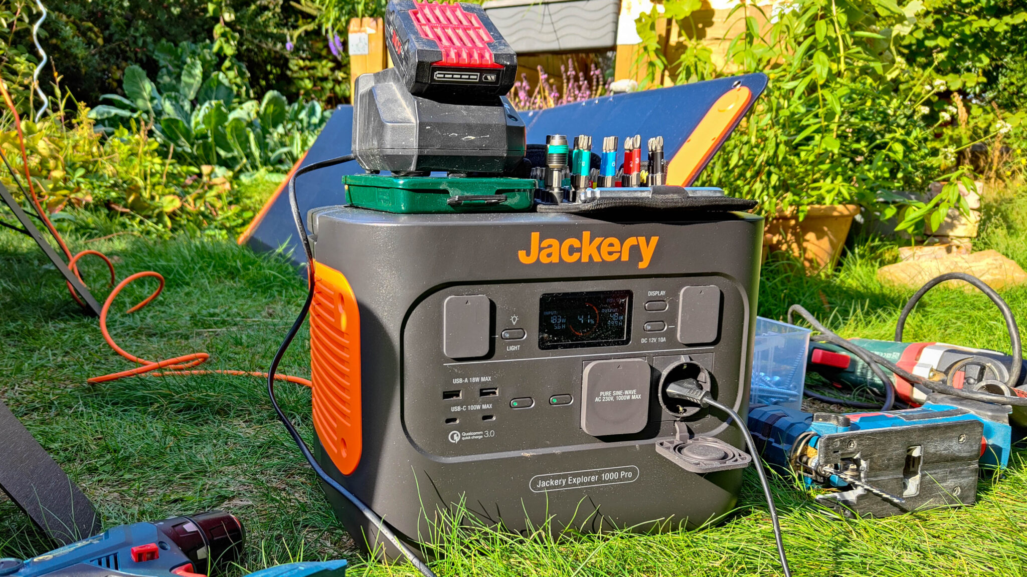 Jackery Explorer 1000 Pro – Unabhängig dank Solar?