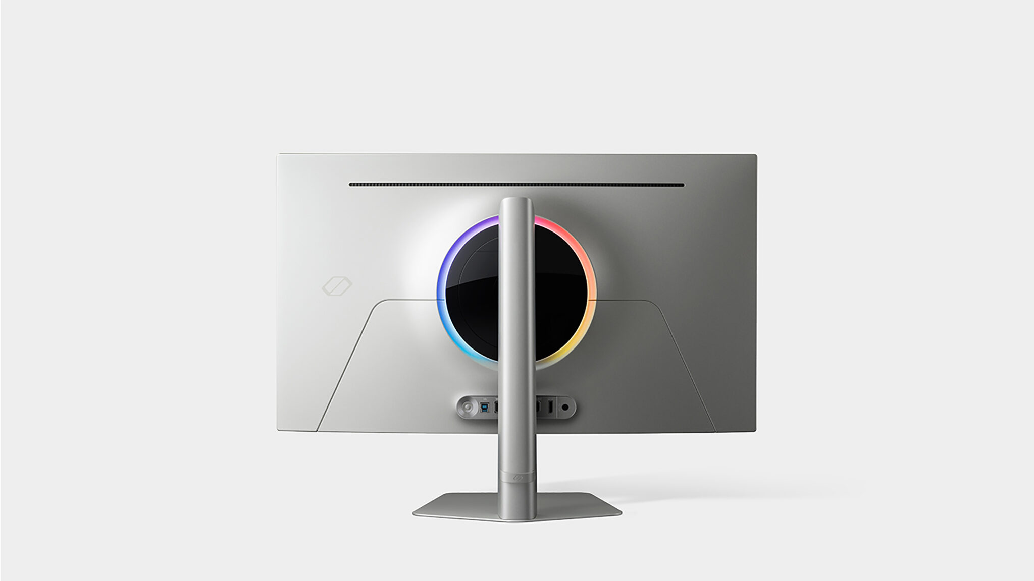 Die Rückseite aller drei Monitore ziert der für die Odyssey-Reihe typische RGB-Ring.