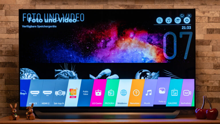 Wechsel nun zum TV. In unserem Beispiel nutzen wir einen Smart-TV von LG aus dem Jahr 2018. Im Menü nevigierst du zum Punkt "Foto und Video".