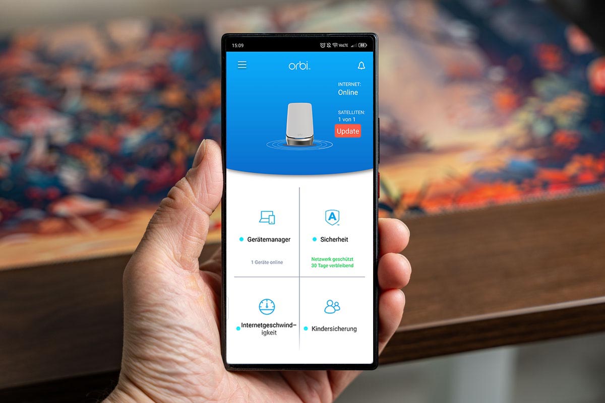 Mit der Netgear Orbi App kannst du den Router bzw. dein WiFi-Mesh-Set einrichten und die meisten Funktionen steuern. 