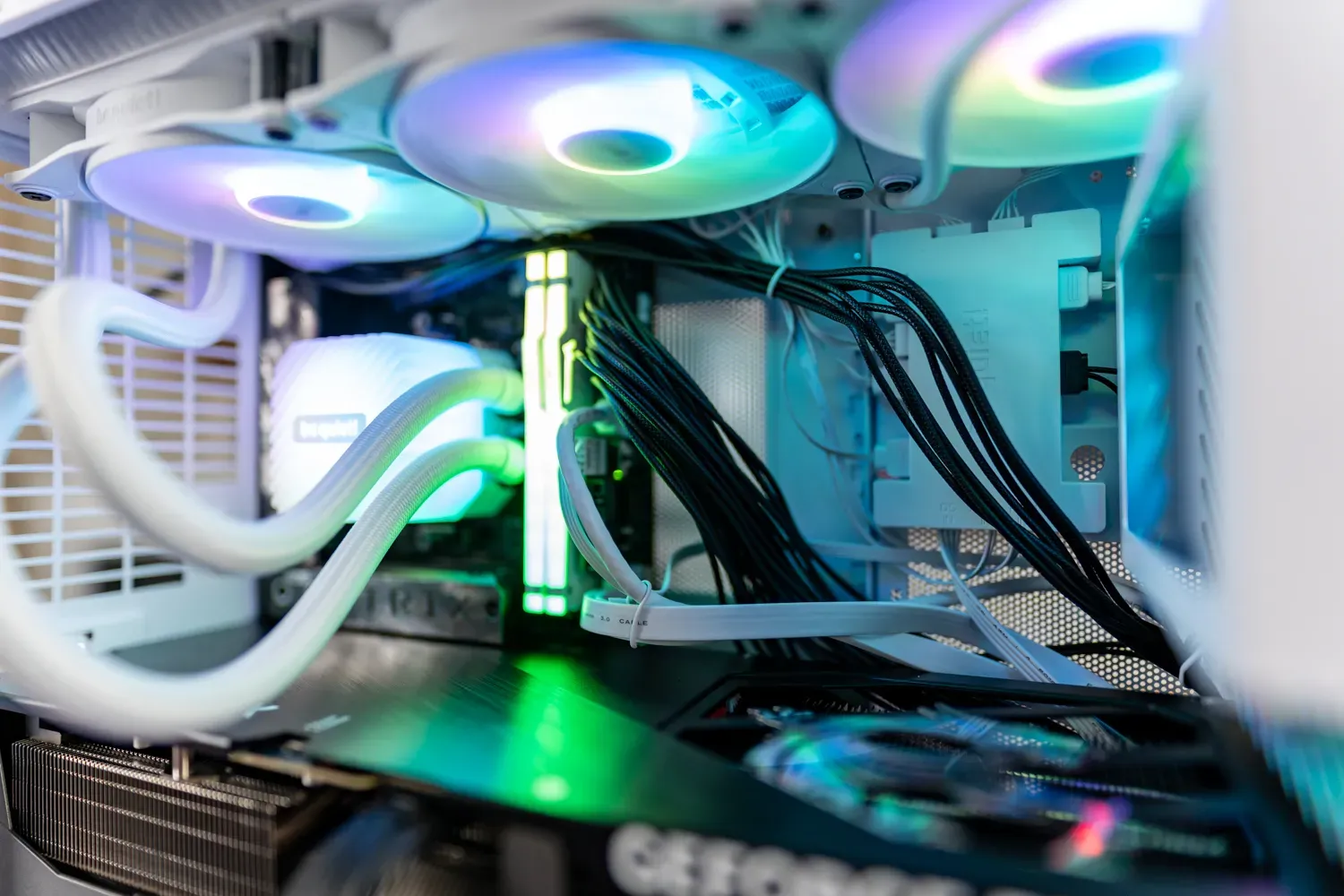 Innenraum mATX Gamin-PC