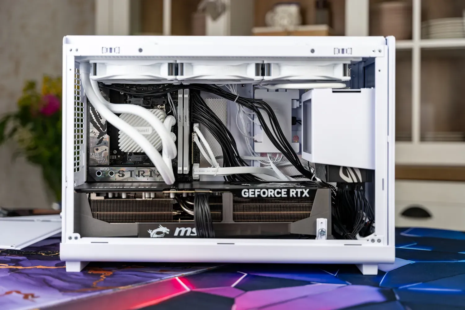 Innenraum mATX Gamin-PC aus