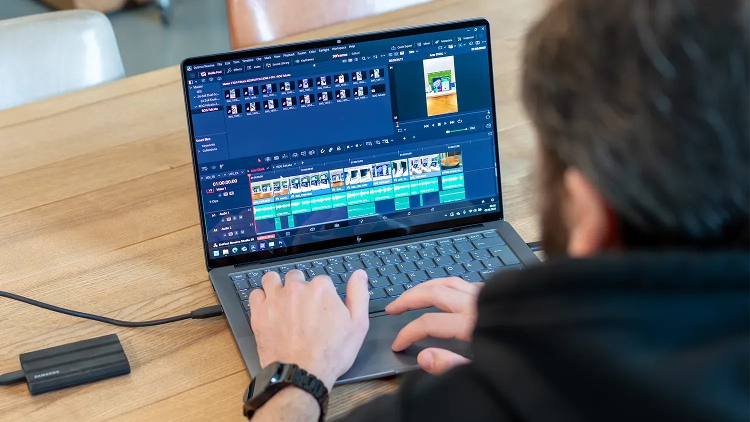 Blick auf das ZBook Ultra G1a, auf dem DaVinci Resolve läuft